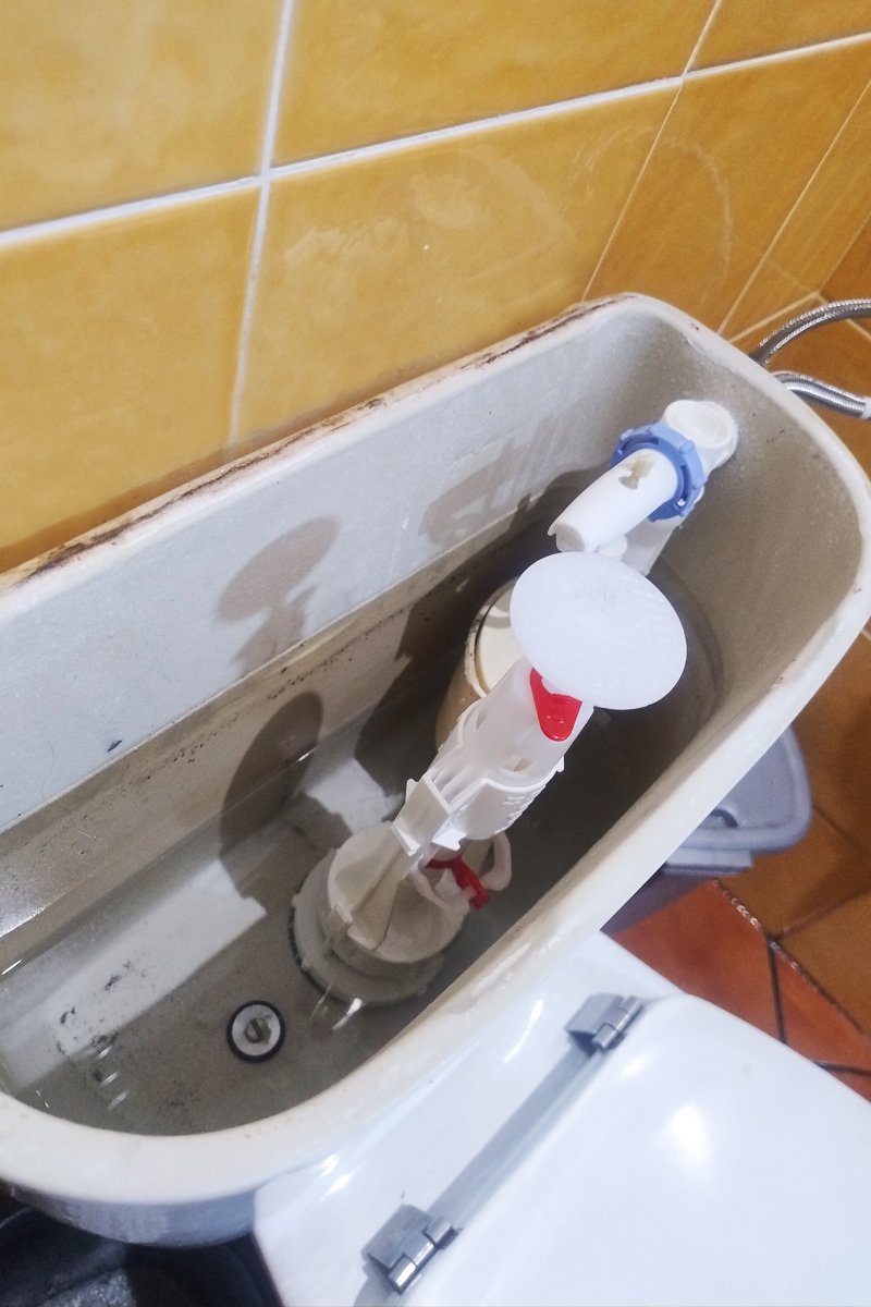 Reparación y montaje de cisterna e inodoro en Valencia